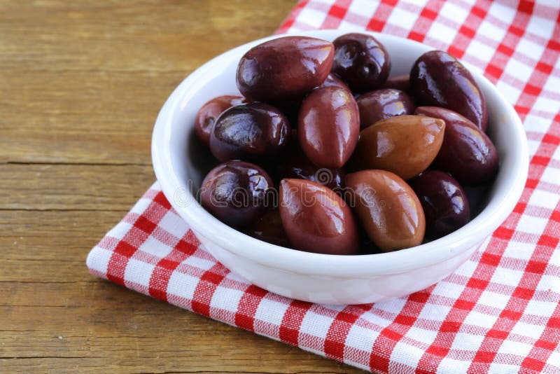 Mogna svarta kalamata oliv arkivfoton