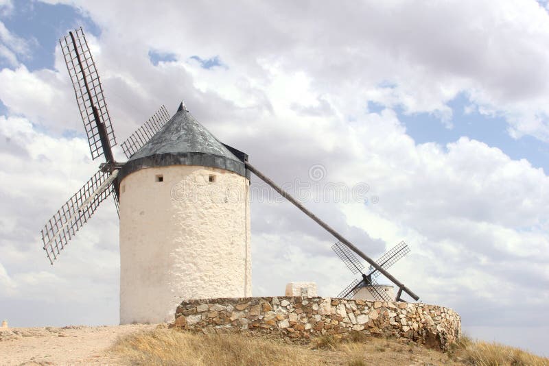 Moinho de vento medieval imagem de stock. Imagem de marco - 20045315