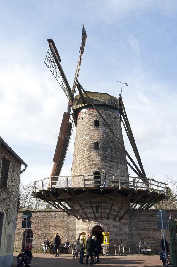 Moinho De Vento Kriemhildemuhle, Cidade Xanten, Alemanha Foto de Stock  Editorial - Imagem de terra, feriados: 38790413