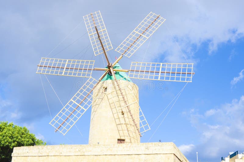 Foto de Moinho De Vento Medieval Europa e mais fotos de stock de