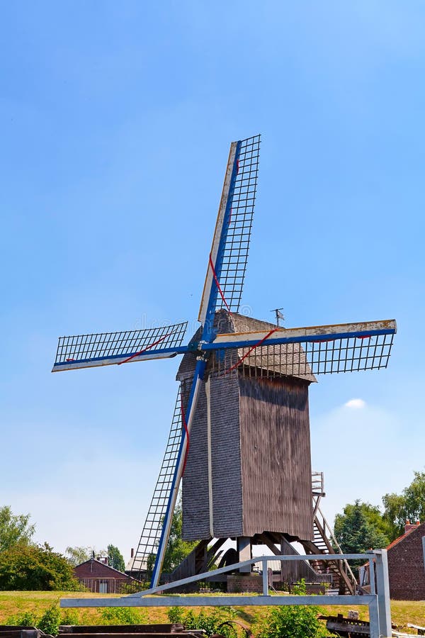 Moinho De Vento Kriemhildemuhle, Cidade Xanten, Alemanha Foto de Stock  Editorial - Imagem de terra, feriados: 38790413