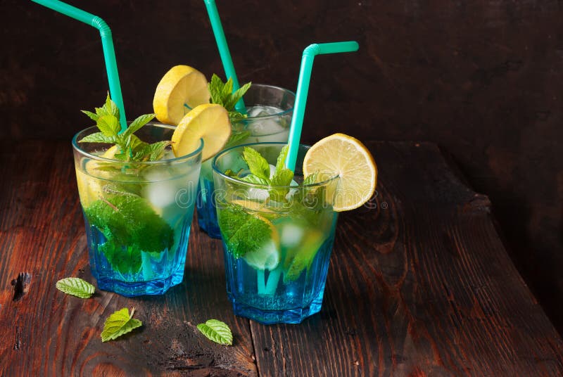 Mojito fresco da bebida do verão fotos de stock royalty free