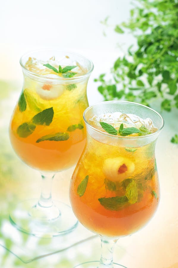 Mojito tropical photo stock. Image du liquide, fond, mélangé 14289170