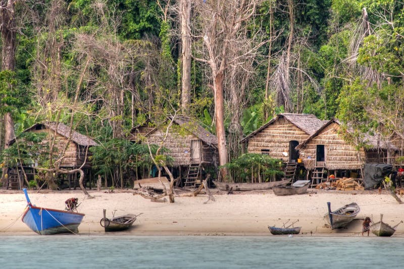 Moken drevená dedina, more cigáni z andamanské mora, ko surin ostrov, thajsko.