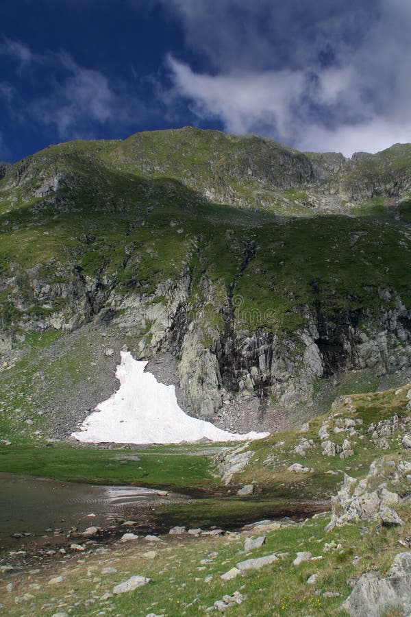 Mountain lake Valea Rea on the south side of Fagaras mountains. Rea trail stock images, royalty-free photos and pictures