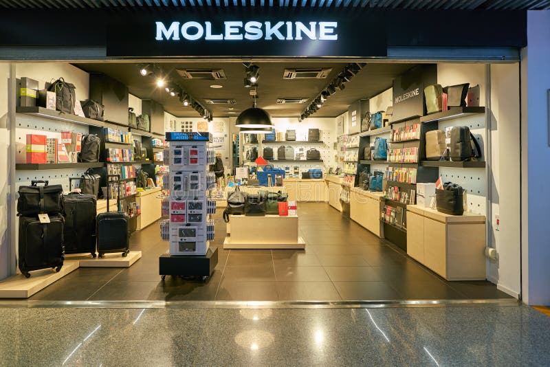 Moleskine foto editorial. Imagen de comercio, negocios 134651811