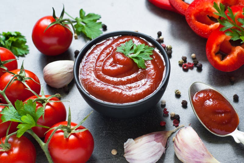 Molho da ketchup de tomate imagem de stock. Imagem de acima 76755277