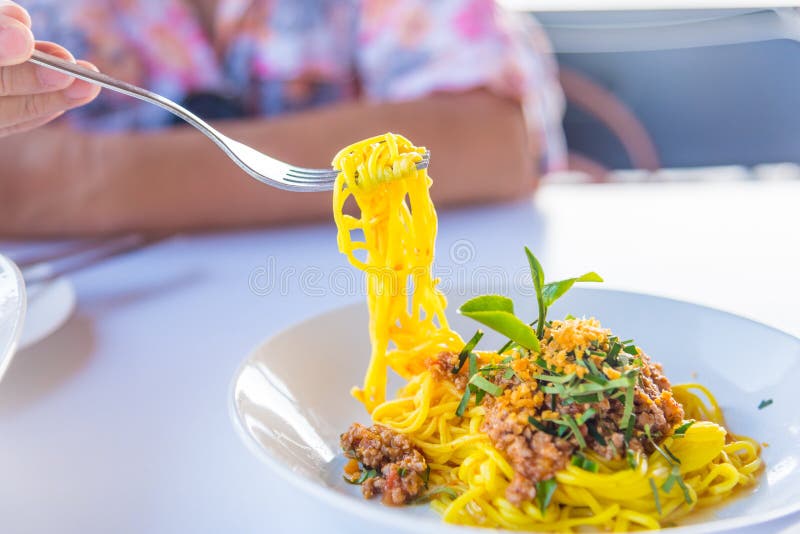 Molho e carne de porco de espaguetes foto de stock Molho e carne de porco de espaguetes foto de stock