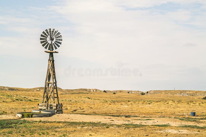 Molino de viento auténtico fotografía de archivo libre de regalías Molino de viento auténtico fotografía de archivo libre de regalías