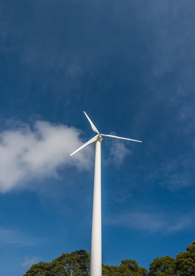 Molino de viento moderno foto de archivo. Imagen de molino - 16956418