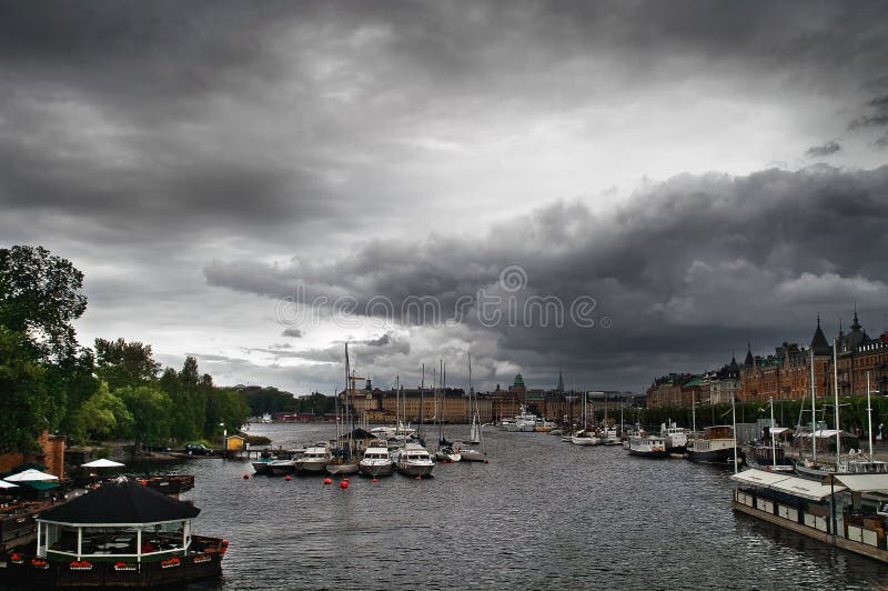 molnig dag stockholm fotografering för bildbyråer molnig dag stockholm fotografering för bildbyråer