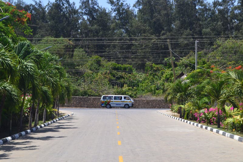 MombasaAuto redaktionelles stockfoto. Bild von packwagen 88787943