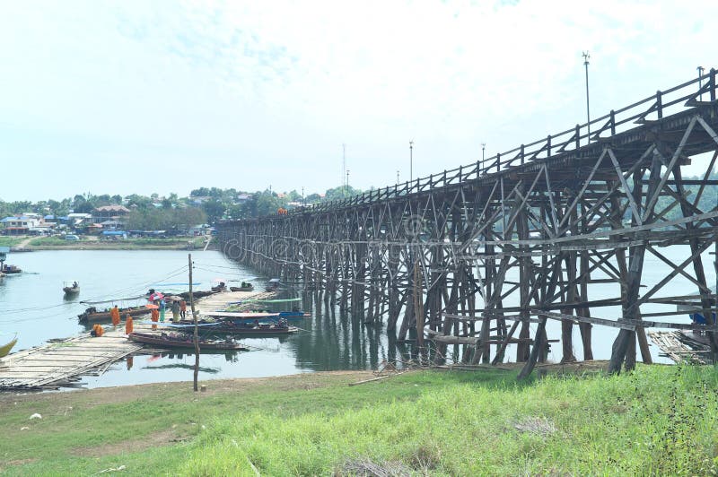 Village near border of Thai-Burma, foreigner`s passport can not cross border to Burma from Thailand in Sangkhla Buri district, Thai`s passport only. Village near border of Thai-Burma, foreigner`s passport can not cross border to Burma from Thailand in Sangkhla Buri district, Thai`s passport only.