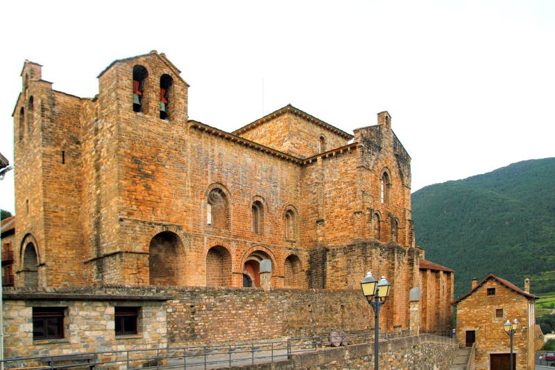 Monastero di romanesque di siresa del San Pedro