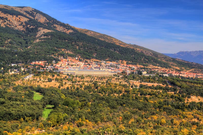 Monastère royal de San Lorenzo de El Escorial, Madrid, Espagne image libre de droits Monastère royal de San Lorenzo de El Escorial, Madrid, Espagne image libre de droits