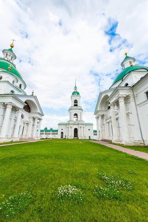Monastério de Spasso-Yakovlevsky fotos de stock royalty free