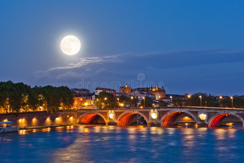 Mond über Pont Neuf lizenzfreie stockfotos Mond über Pont Neuf lizenzfreie stockfotos
