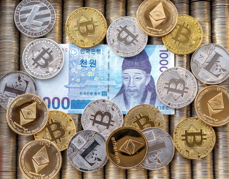Monete cripto Ethereum ETH, bitcoin BTC dell'oro d'argento La carta fattura il Coreano vinto Le monete del metallo sono l'un l'al immagini stock libere da diritti