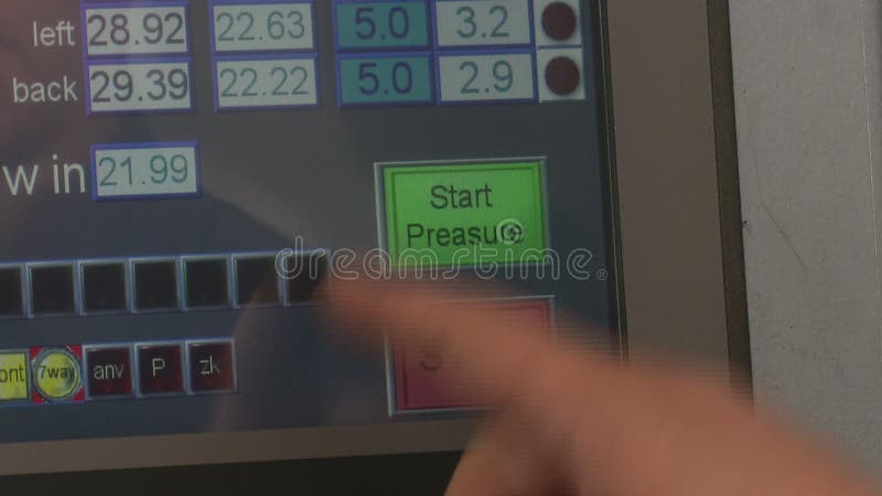 Monitor van kubiek -kubiek-presser bij synthetische diamantfabriek