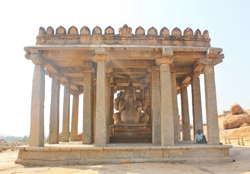 Monolithisch beeld van Lord Ganesh, Hampi, India stock foto