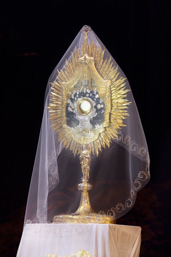 Monstrance με το σώμα Χριστού στοκ φωτογραφία Monstrance με το σώμα Χριστού στοκ φωτογραφία