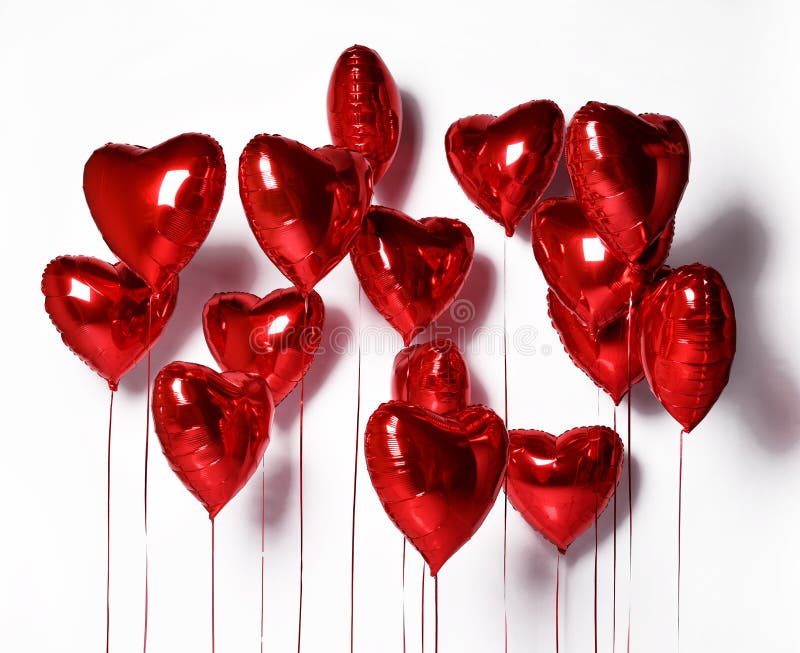 En Forma De Corazón De Globo De Día De San Valentín Con Texto: Feliz Día De San  Valentín. Aislado De Corazón Rojo Sobre Fondo Blanco. Fotos, retratos,  imágenes y fotografía de archivo