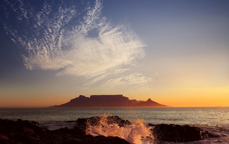 Montagna della Tabella con le nuvole, Cape Town, Sudafrica