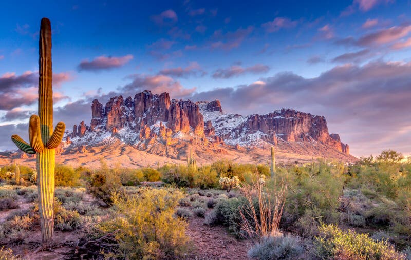 Montagne Arizona di superstizione fotografia stock libera da diritti Montagne Arizona di superstizione fotografia stock libera da diritti