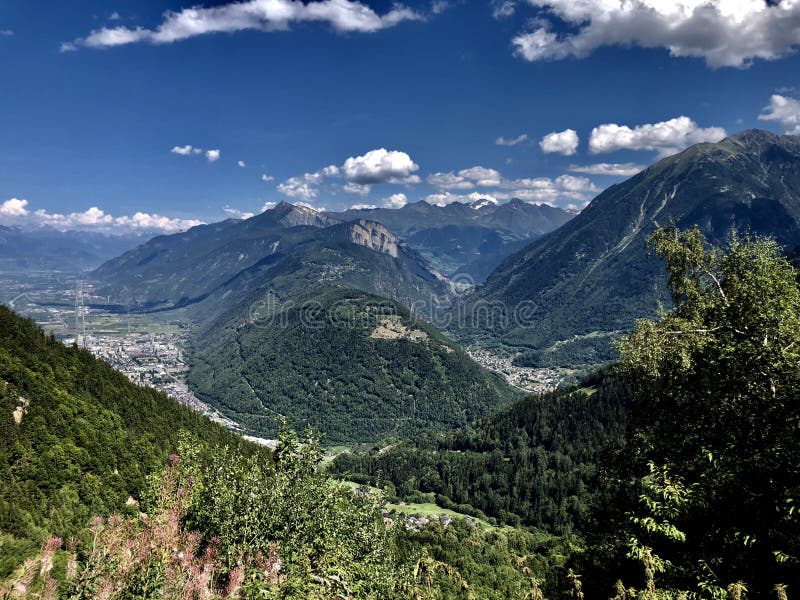 Montagne della Svizzera fotografie stock libere da diritti Montagne della Svizzera fotografie stock libere da diritti