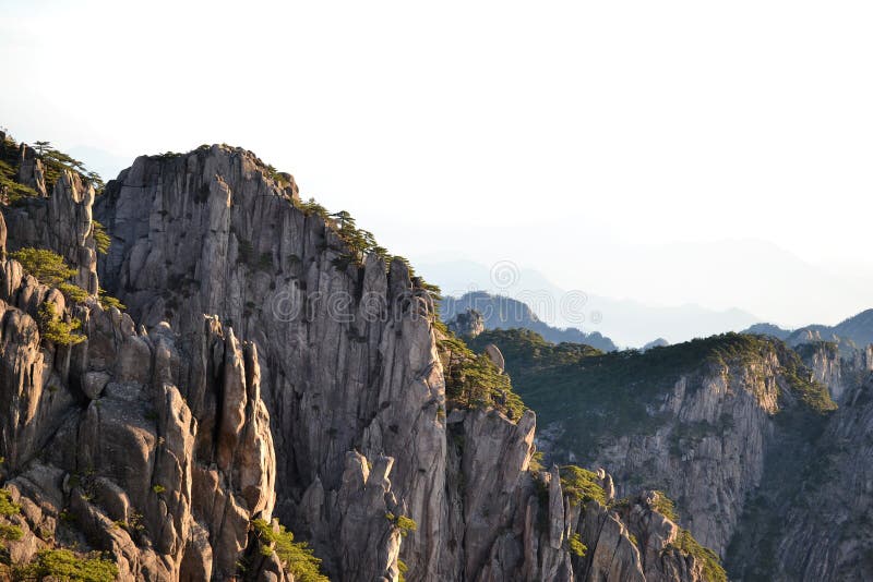 Montagne jaune de Huangshan dans Anhui, Chine, patrimoine mondial de l'UNESCO photo stock Montagne jaune de Huangshan dans Anhui, Chine, patrimoine mondial de l'UNESCO photo stock