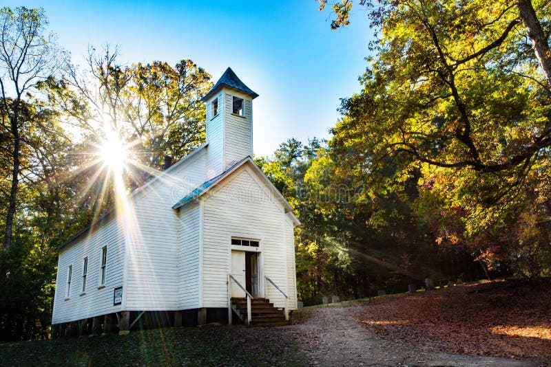 Montagnes de Baptist Church Cades Cove Smoky de missionnaire au lever de soleil photo stock Montagnes de Baptist Church Cades Cove Smoky de missionnaire au lever de soleil photo stock
