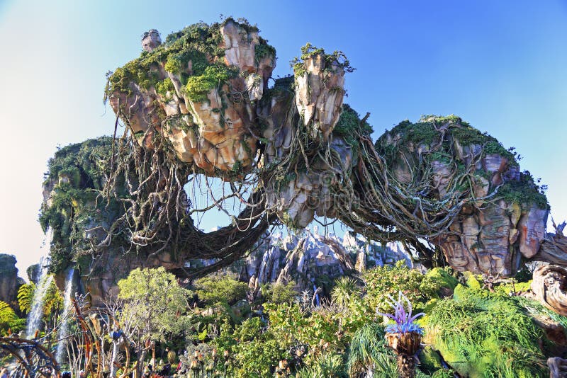 Montagnes de flottement en Pandore, terre d'avatar, règne animal, Walt Disney World, Orlando, la Floride images libres de droits Montagnes de flottement en Pandore, terre d'avatar, règne animal, Walt Disney World, Orlando, la Floride images libres de droits