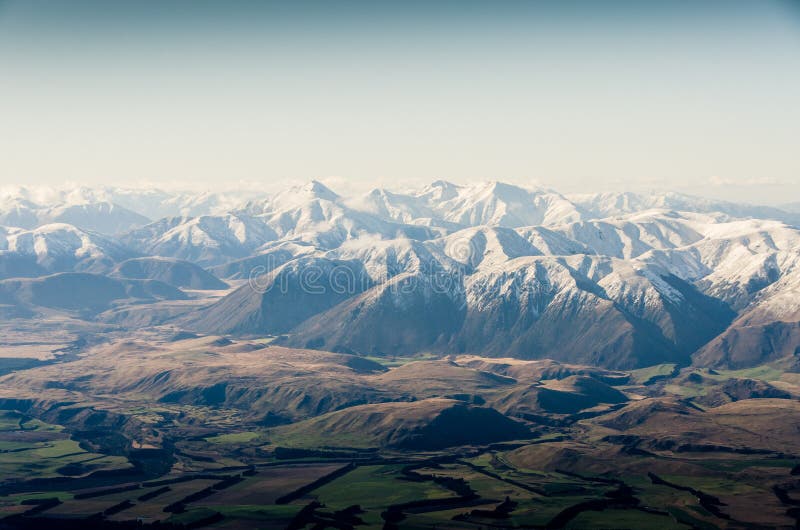 Montagnes de la Nouvelle Zélande en hiver photographie stock libre de droits Montagnes de la Nouvelle Zélande en hiver photographie stock libre de droits