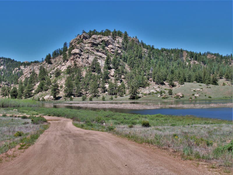 Montagnes du Colorado au réservoir d'onze milles images libres de droits Montagnes du Colorado au réservoir d'onze milles images libres de droits