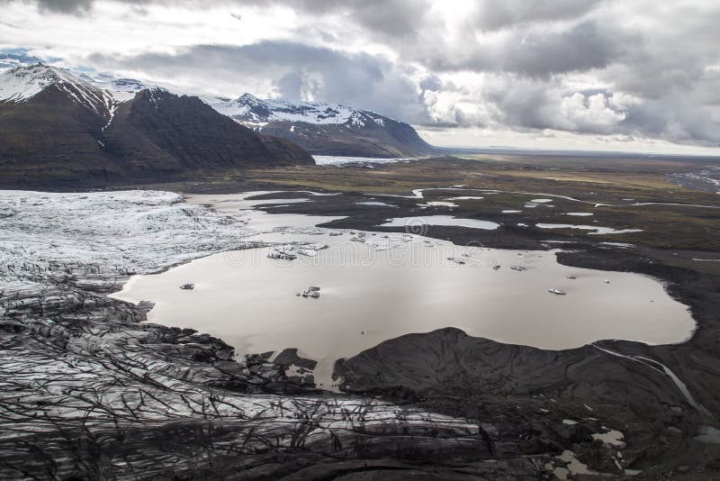 Montagnes, lacs et glace - parc national de Skaftafell images stock Montagnes, lacs et glace - parc national de Skaftafell images stock