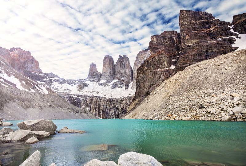 Montanhas e lago no parque nacional de Torres del Paine, Patagonia imagem de stock Montanhas e lago no parque nacional de Torres del Paine, Patagonia imagem de stock