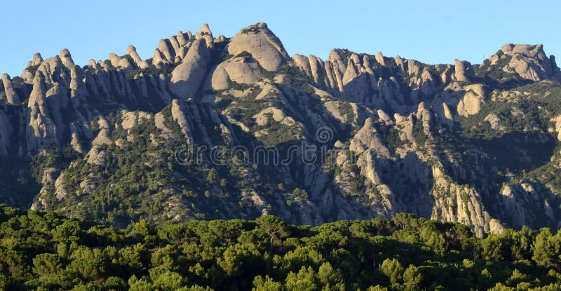Montaña de Montserrat imagen de archivo libre de regalías Montaña de Montserrat imagen de archivo libre de regalías