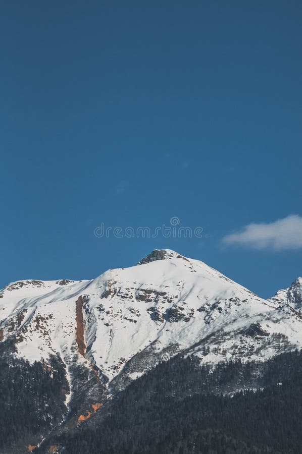 Montañas de invierno de Krasnaya Polyana imagen de archivo
