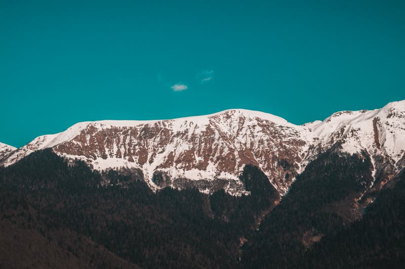 Montañas de invierno de Krasnaya Polyana fotografía de archivo libre de regalías