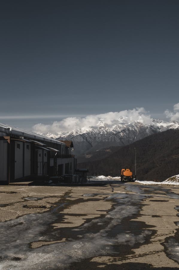 Montañas de invierno de Krasnaya Polyana imagen de archivo