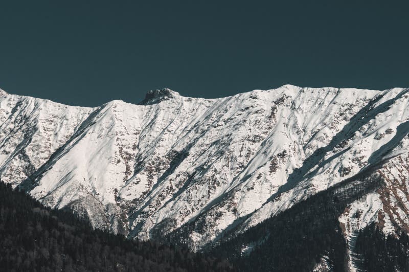 Montañas de invierno de Krasnaya Polyana fotografía de archivo