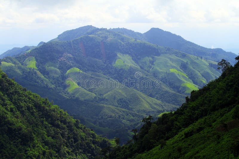 Montañas hermosas imágenes de archivo libres de regalías