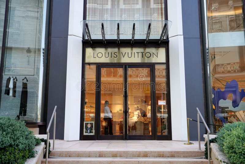 Facade of Louis Vuitton Store in the Center Editorial Photography - Image  of luxury, building: 174284412
