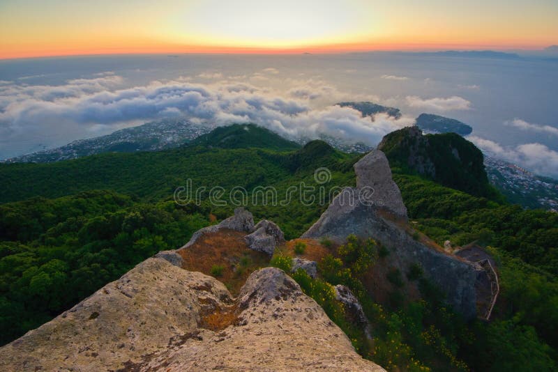 Monte epomeo fotografering för bildbyråer