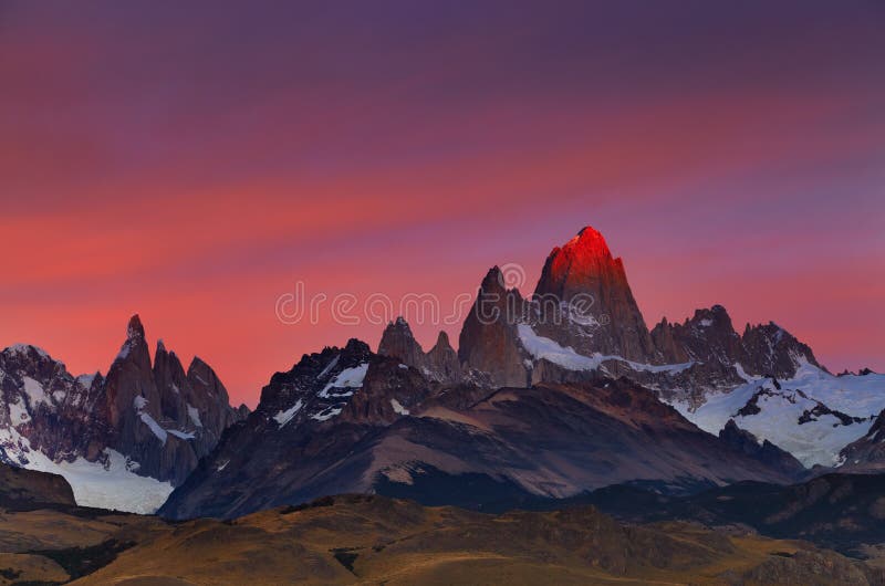 Monte Fitz Roy en la salida del sol, Patagonia, la Argentina fotografía de archivo Monte Fitz Roy en la salida del sol, Patagonia, la Argentina fotografía de archivo
