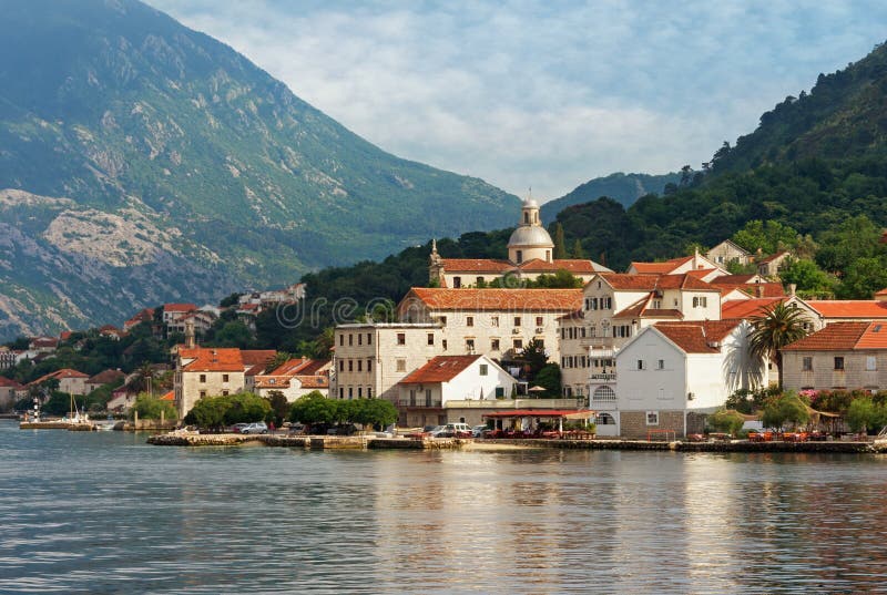 montenegro Vue de ville de Prcanj image libre de droits montenegro Vue de ville de Prcanj image libre de droits