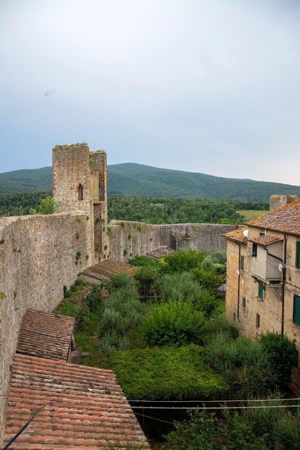 Monteriggioni, Tuscany, Italy Stock Image - Image of walled, summer ...