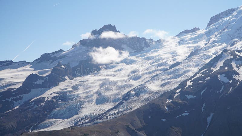 MonteringsRainier Glacier sikter på underland skuggar nära Seattle, USA arkivfoton MonteringsRainier Glacier sikter på underland skuggar nära Seattle, USA arkivfoton