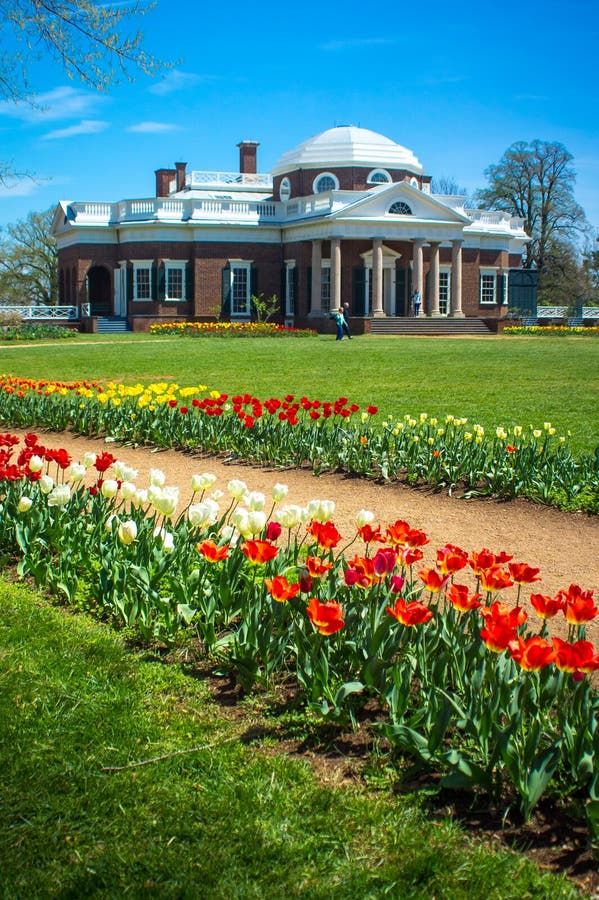 Monticello przejście i tulipany obraz stock Monticello przejście i tulipany obraz stock