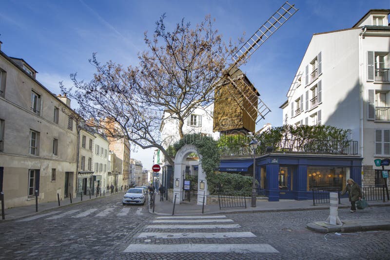 Montmartre, restaurant de moulin à vent de galette de La images stock Montmartre, restaurant de moulin à vent de galette de La images stock
